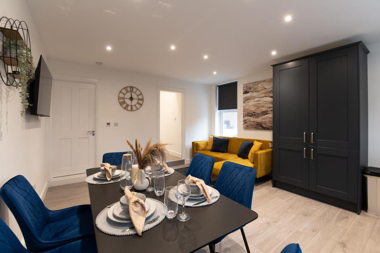 Fantastic New, London Apartment 3 Bed 1 Bath & Parking Whetstone Exterior photo